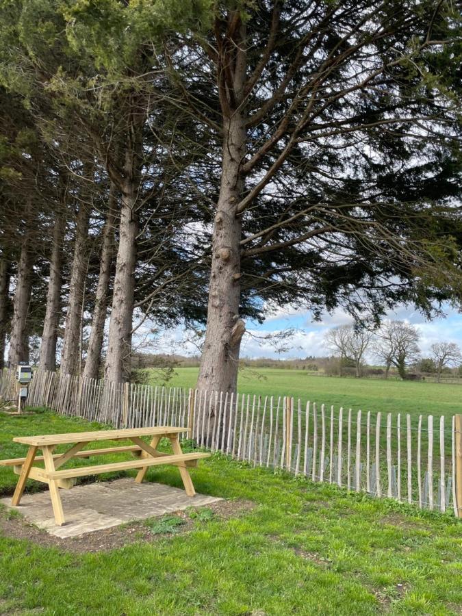 Henny Riverside Glamping Sudbury  Esterno foto